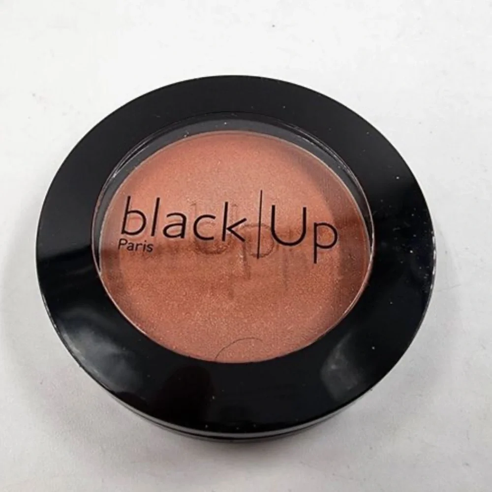 Black Up Silky Formula Blush Matte/Iridescent Finish Shade NBL 09